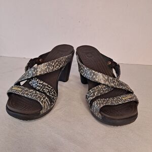 Crocs Women’s Size 7 Cyprus IV Sparkle Leopard Heels Sandals Brown Black
